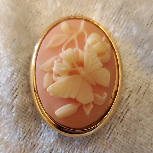 Trifari Jewelry - Vintage Trifari Signed Gold Tone Pink Cameo Brooch Raised Butterfly & Flowers